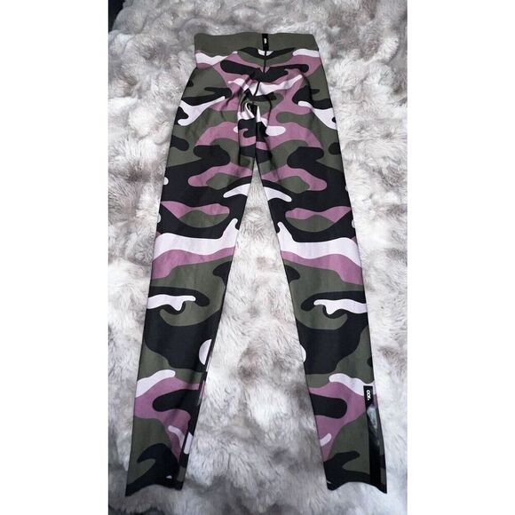COR by Ultracor Camo Collegiate Legging Blush Patent Nero XSmall EUC,$185 - Picture 5 of 14